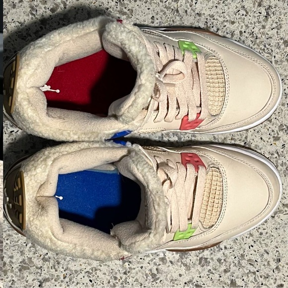 Jordan 4 Retro "Wild Things" sneakers. Gently worn and in great condition. - Picture 3 of 8